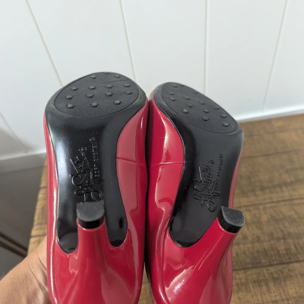Life Stride Glossy Red Heels